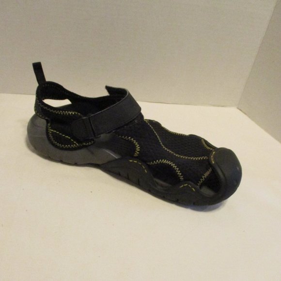 CROCS Men Size 12 Black Gray Outdoors Pool Beach Closed Toe Sandals main image 11